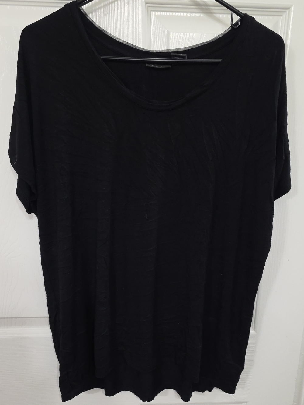 Tahari Black Short Sleeve Scoop Neck Tee